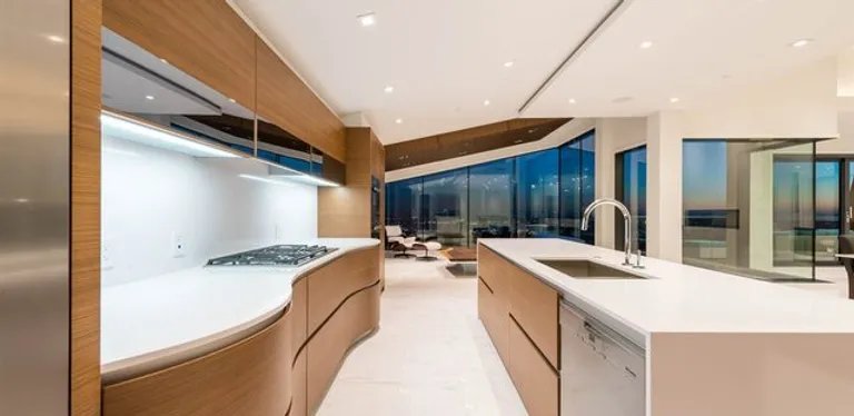 1060 crestline road west vancouver