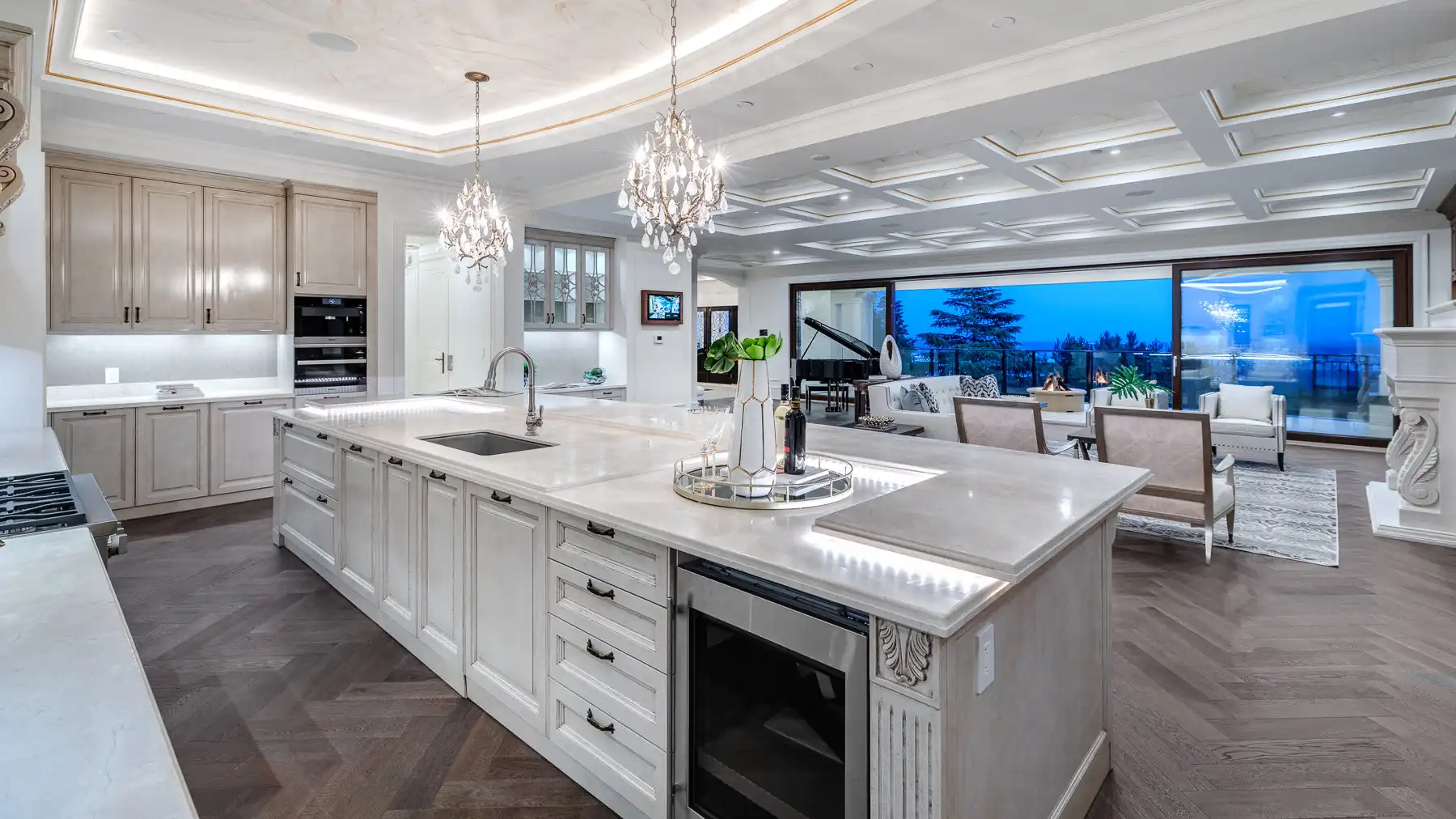 2019 Bramwell Rd - Kitchen