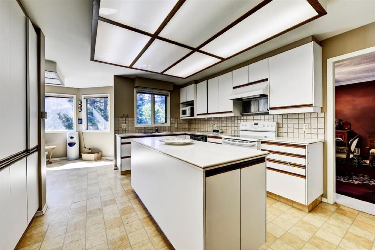 Modern European Farmhouse Kitchen Design and Renovation