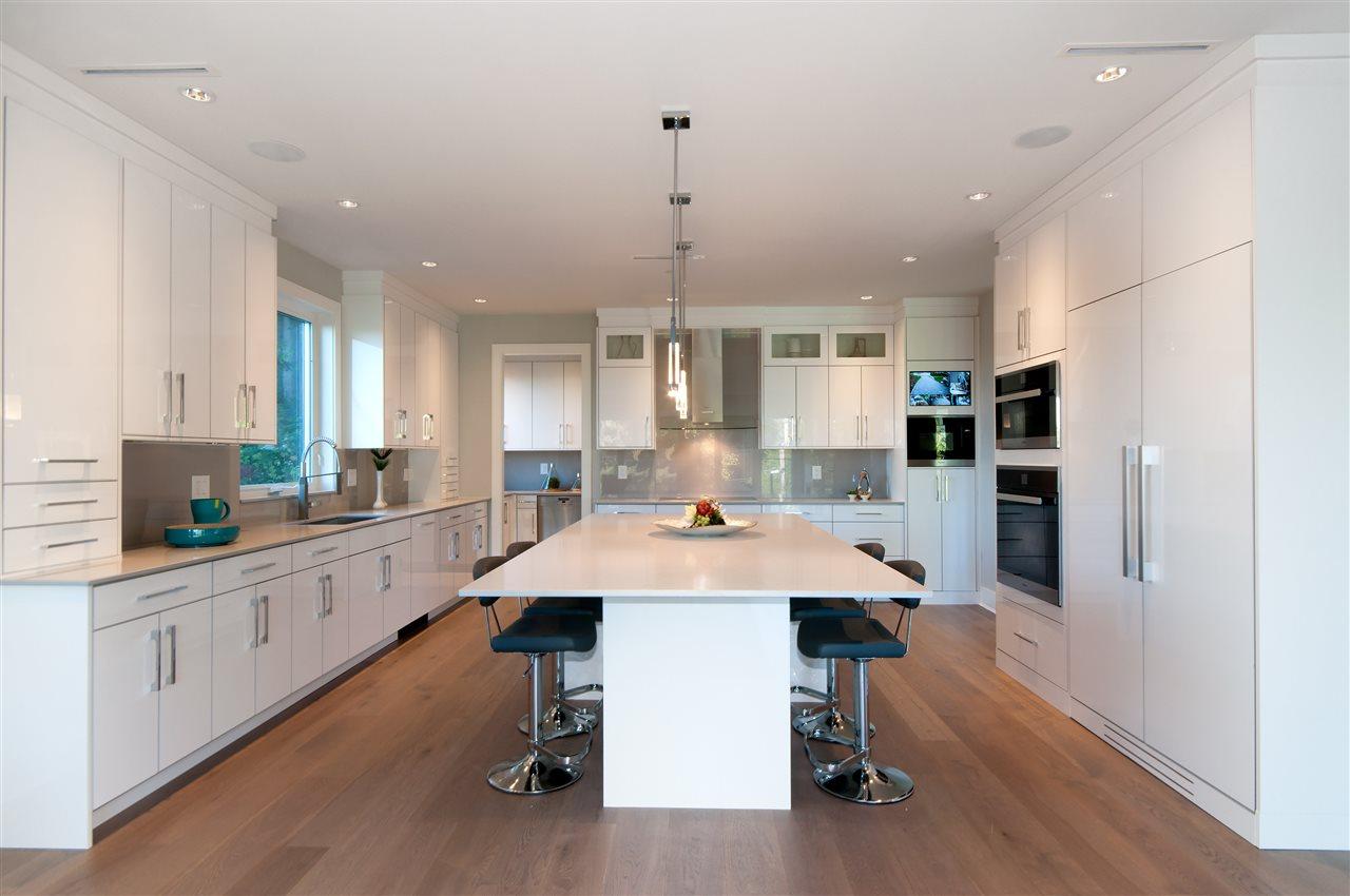 White Kitchen