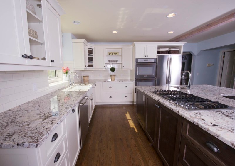 White Lacquer Kitchen Cabinets