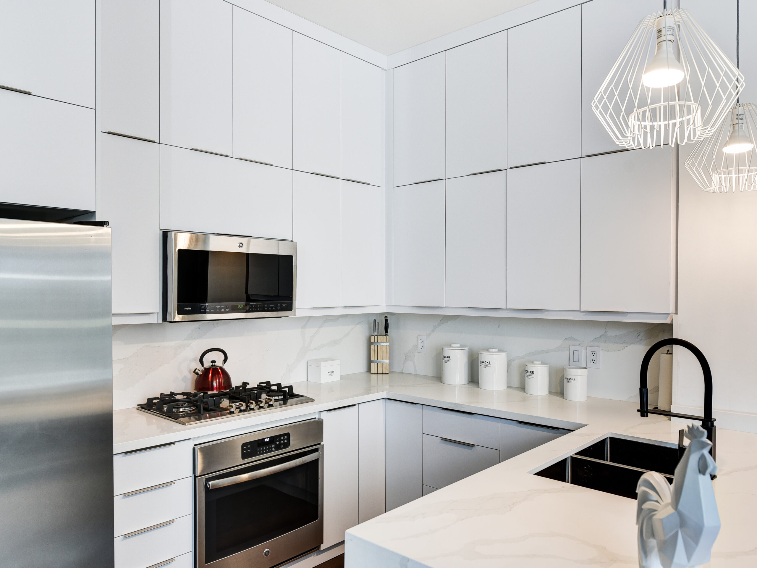 Homey Kitchen Cabinet Design Inc