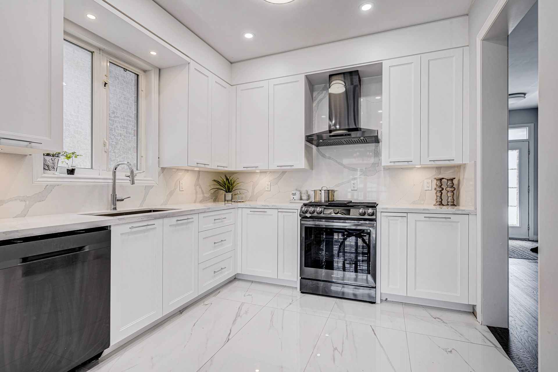 Painted & Stained Kitchens