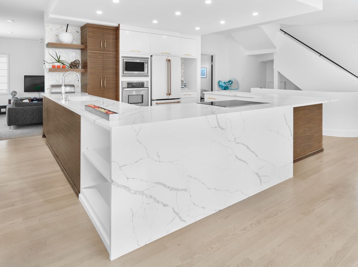 Walnut & White Lacquer Retro Kitchen