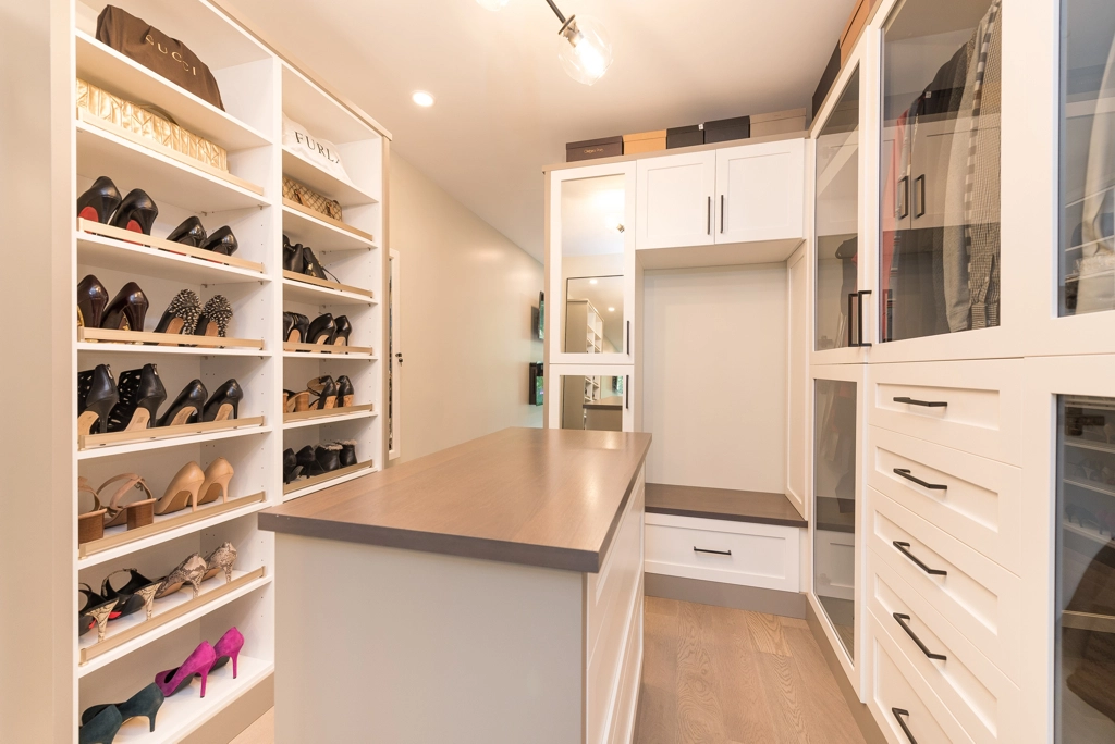 Transitional walk-in Closet