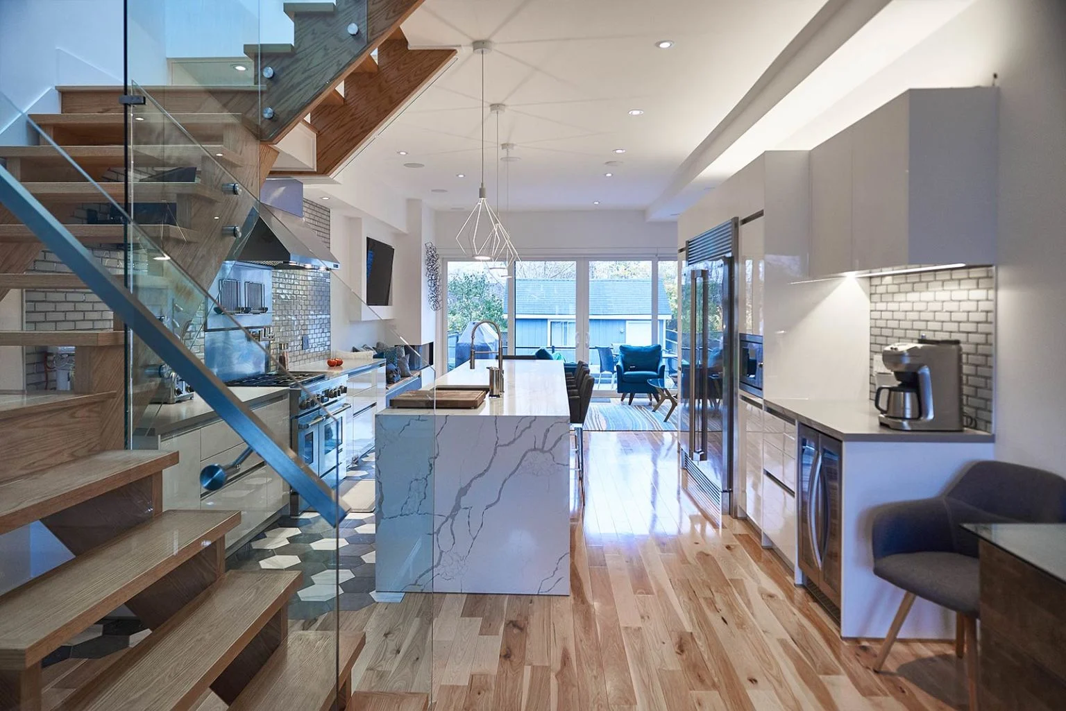 White Cabinets, Quartz Countertop, Pro Appliances for Chef Kitchen in Toronto