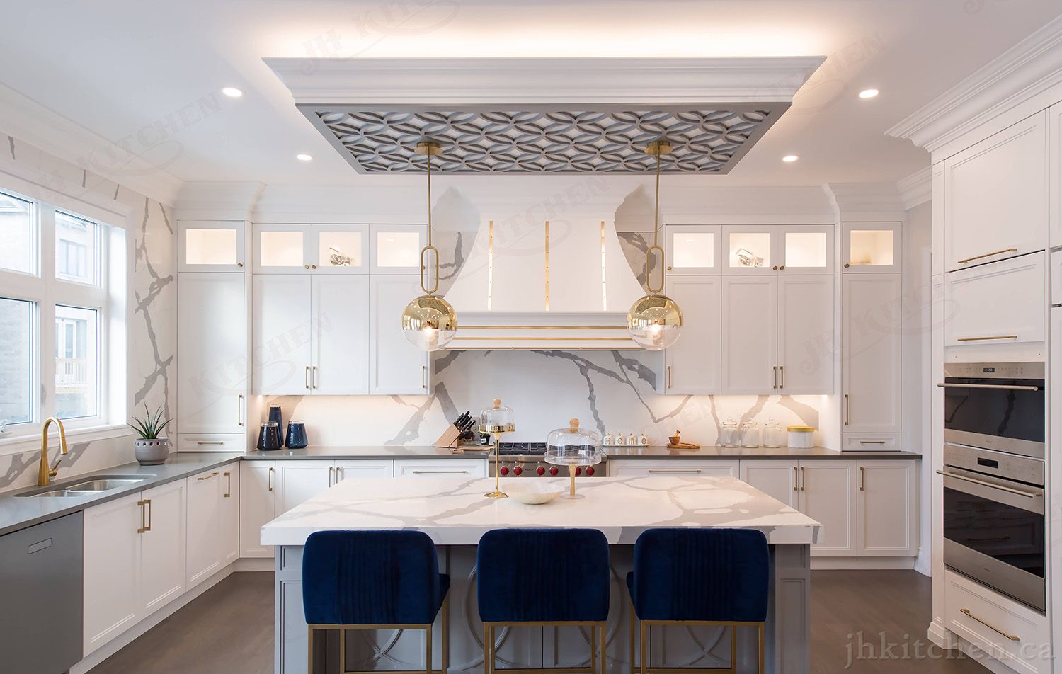 transitional kitchen